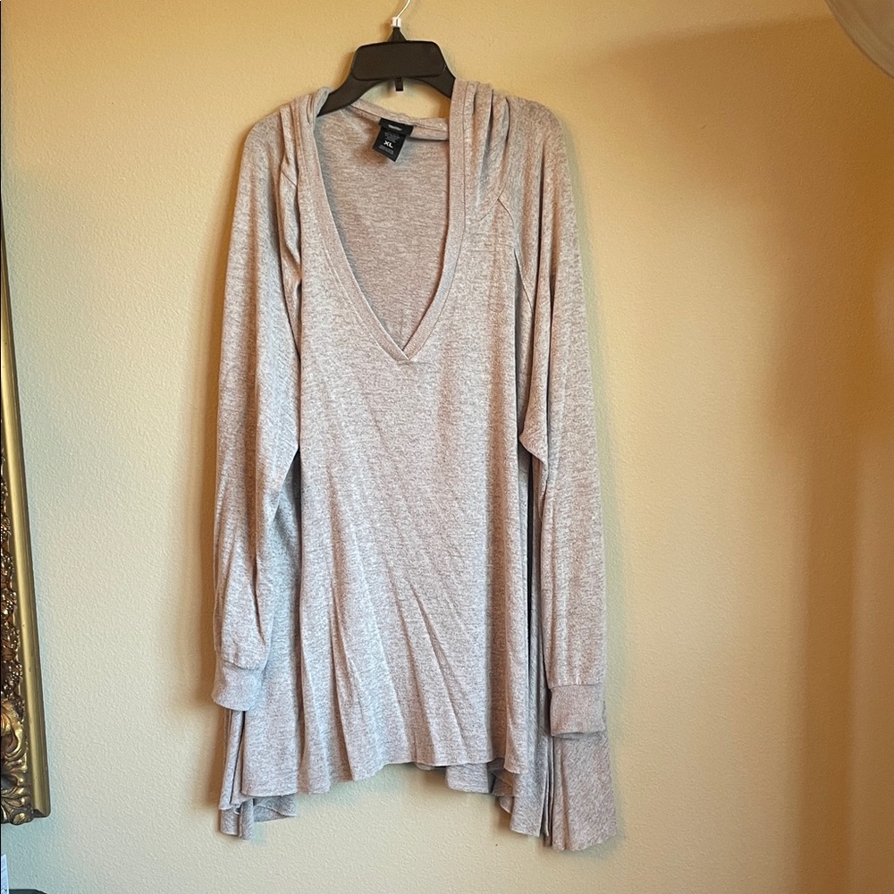 Women's Beige V-Neck sweater with hood size xl
